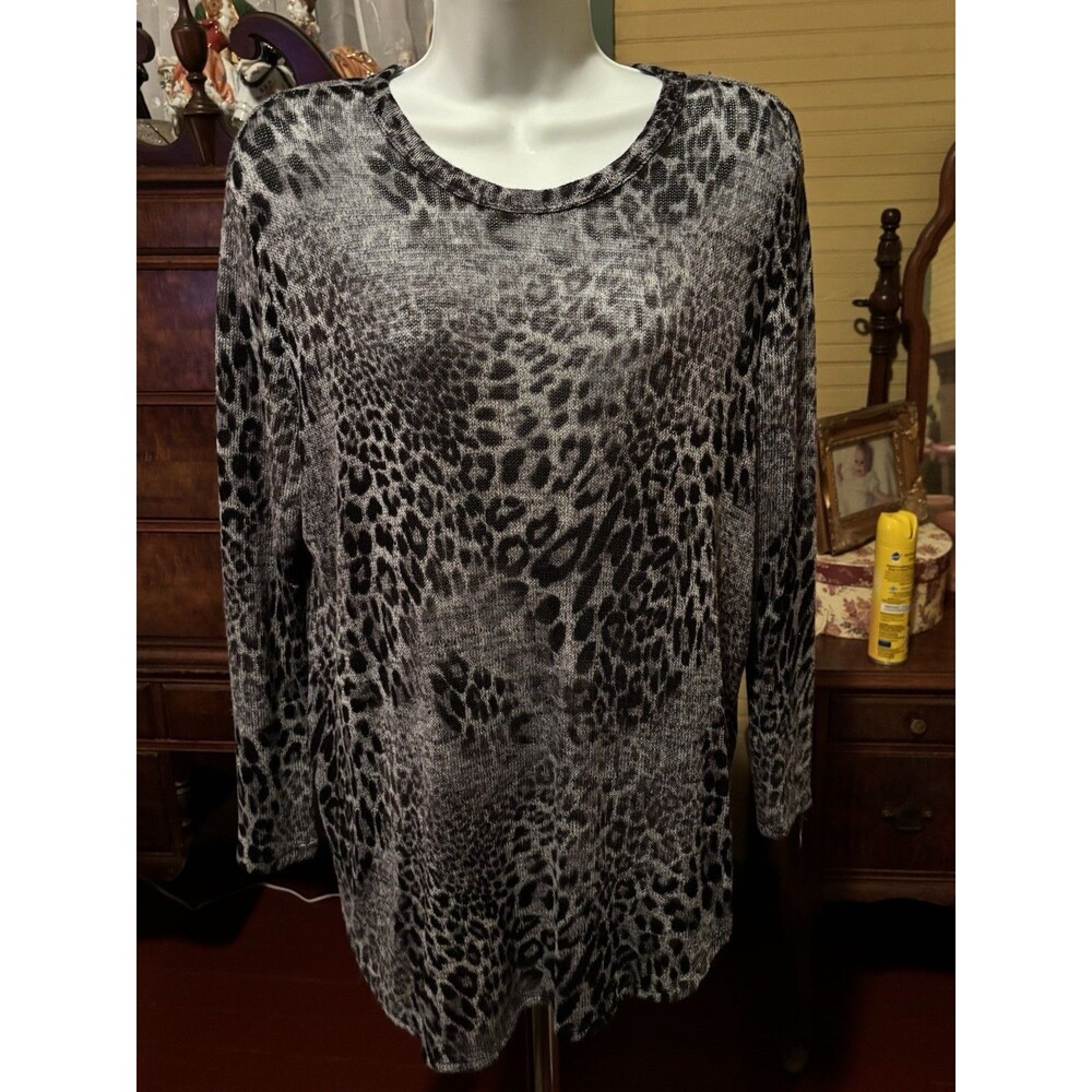 NWOT Maxine Nichols Size 1x Women’s SemiSheer Lightweight Sweater 40” Bust 28” L